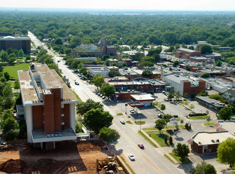 File:OU-Campus-Corner.JPG - Wikimedia Commons