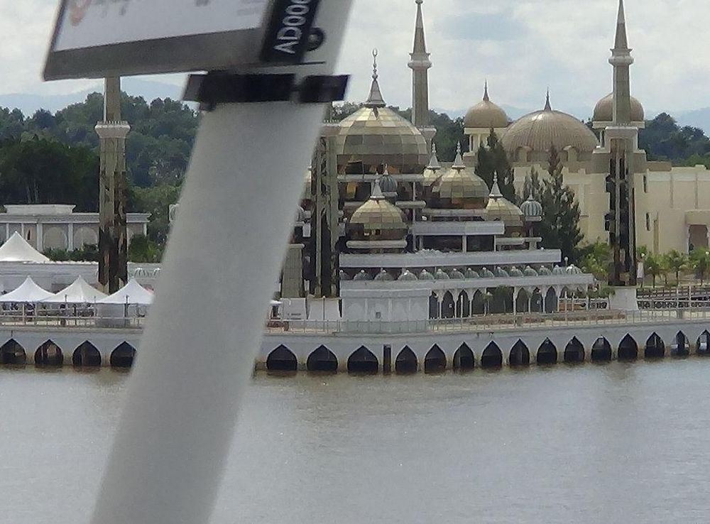 File:MASJID KRISTAL TERENGGANU 1.JPG - Wikimedia Commons