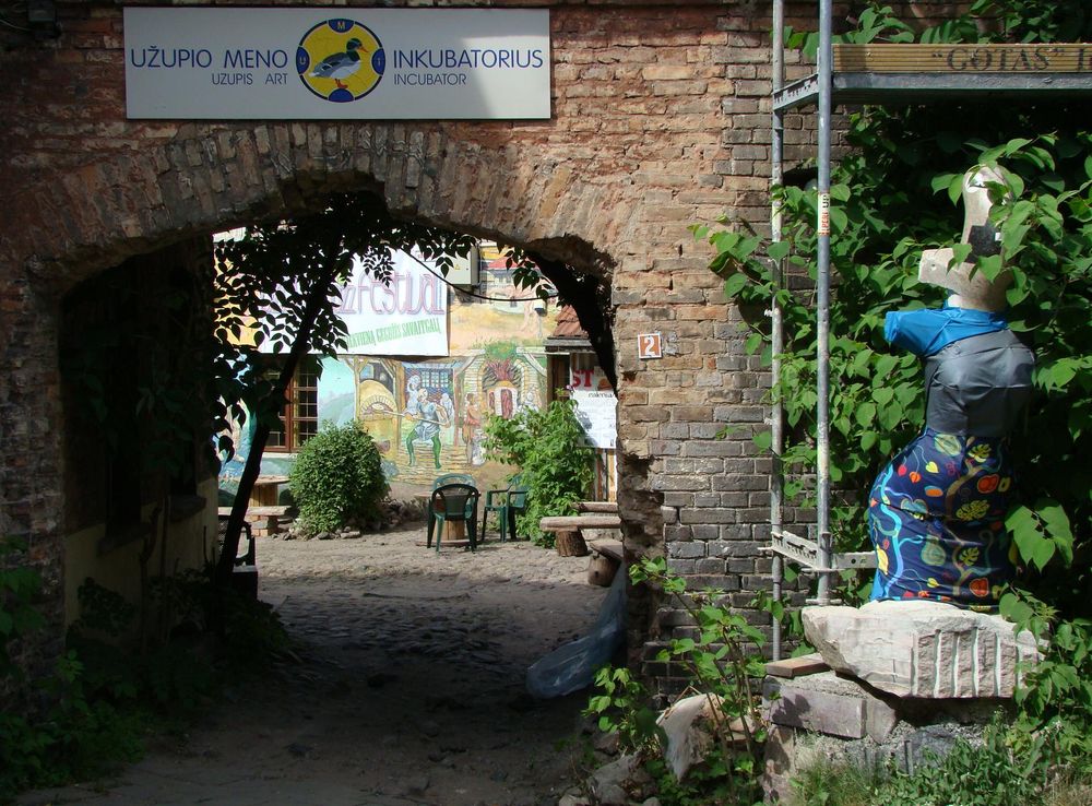 File:Uzhupis art incubator.JPG - Wikimedia Commons