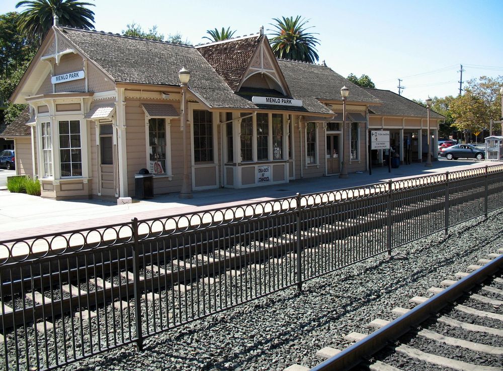 File:Menlo Park Railroad Station, 1100 Merrill St., Menlo Park, CA  9-18-2011 2-07-28 PM.JPG - Wikipedia