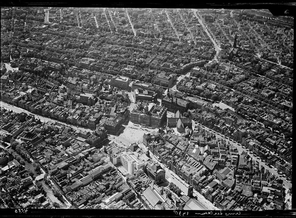 File:NIMH - 2011 - 0065 - Aerial photograph of Amsterdam, The Netherlands -  1920 - 1940.jpg - Wikimedia Commons