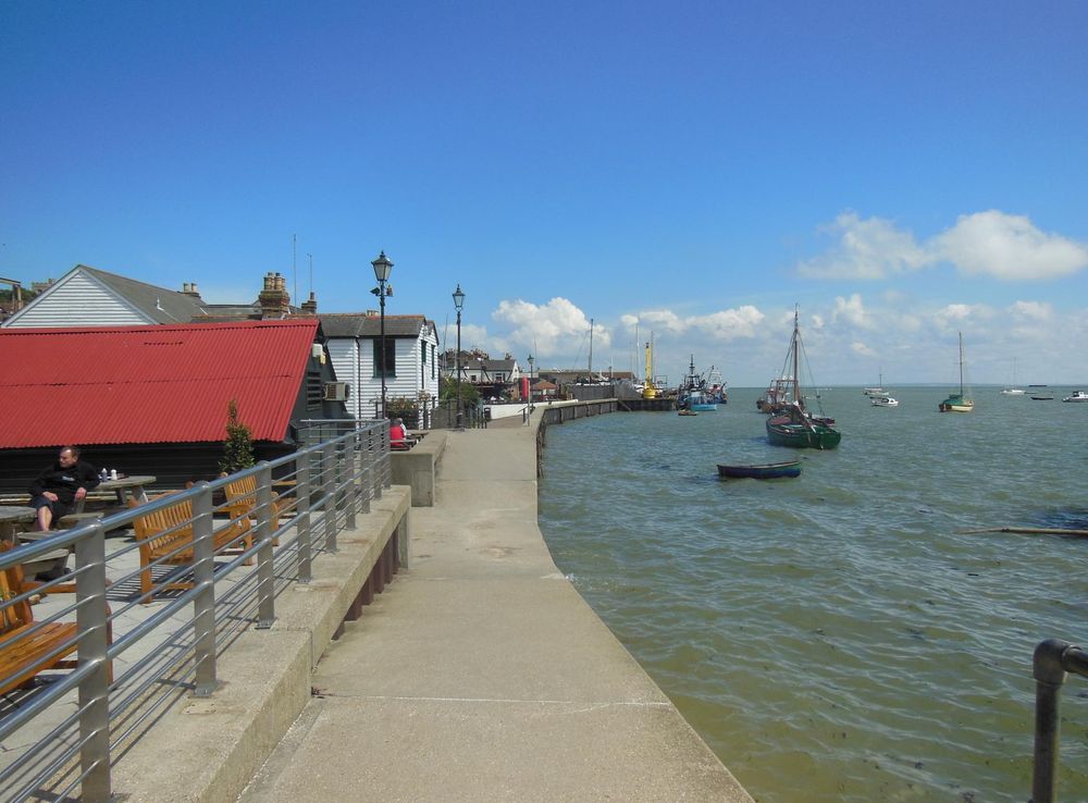 File:Leigh-on-Sea - Old Leigh - 04.jpg - Wikimedia Commons