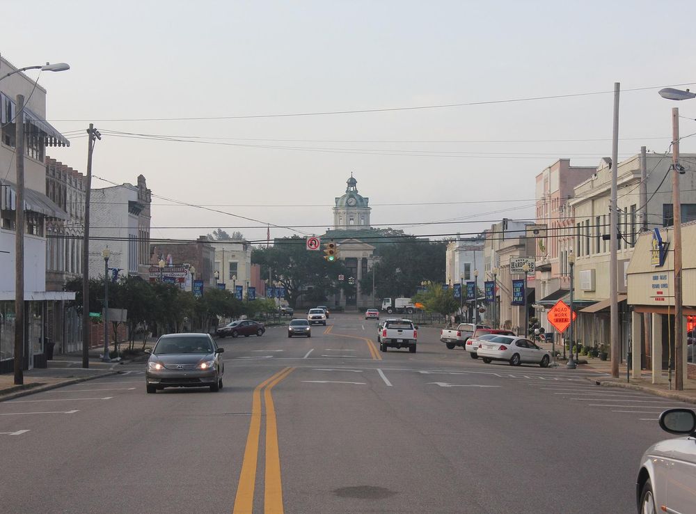 File:Main Street, Marion County, MS.JPG - Wikimedia Commons