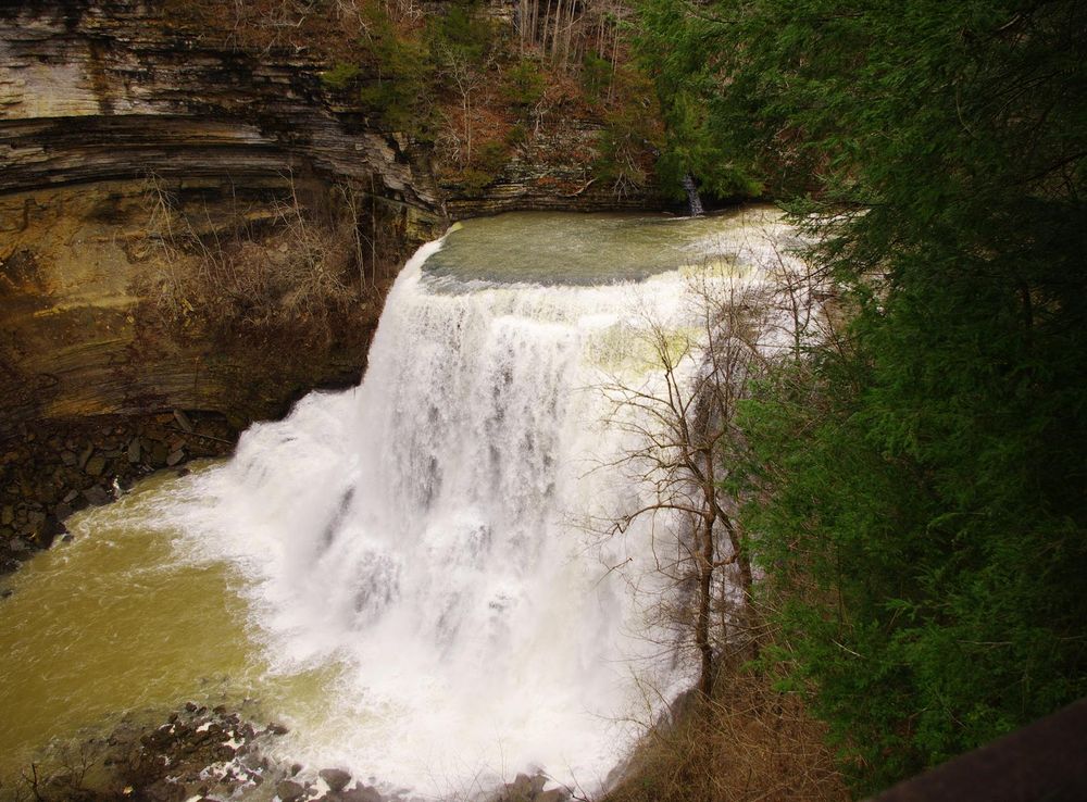 File:Burgess-falls-big-falls-tn2.jpg - Wikimedia Commons