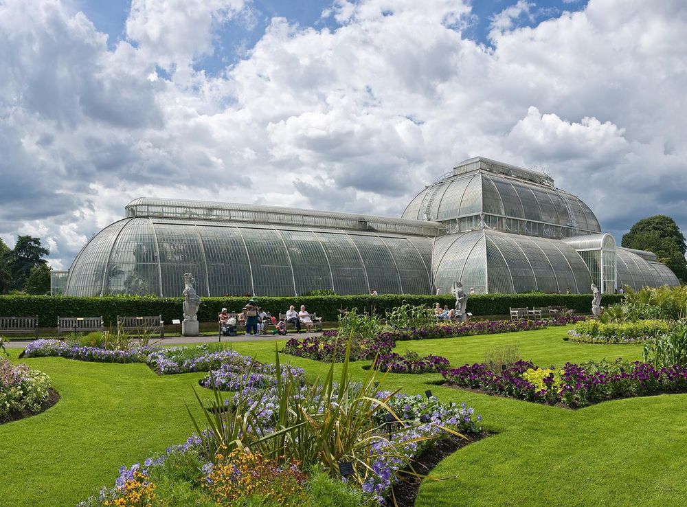 File:Kew Gardens Palm House, London - July 2009.jpg - Wikipedia