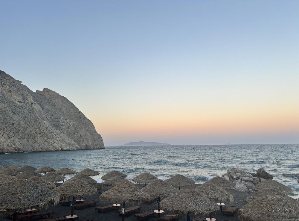 File:Perissa Beach and Mésa Vounó at sunset, May 2024.jpg - Wikipedia