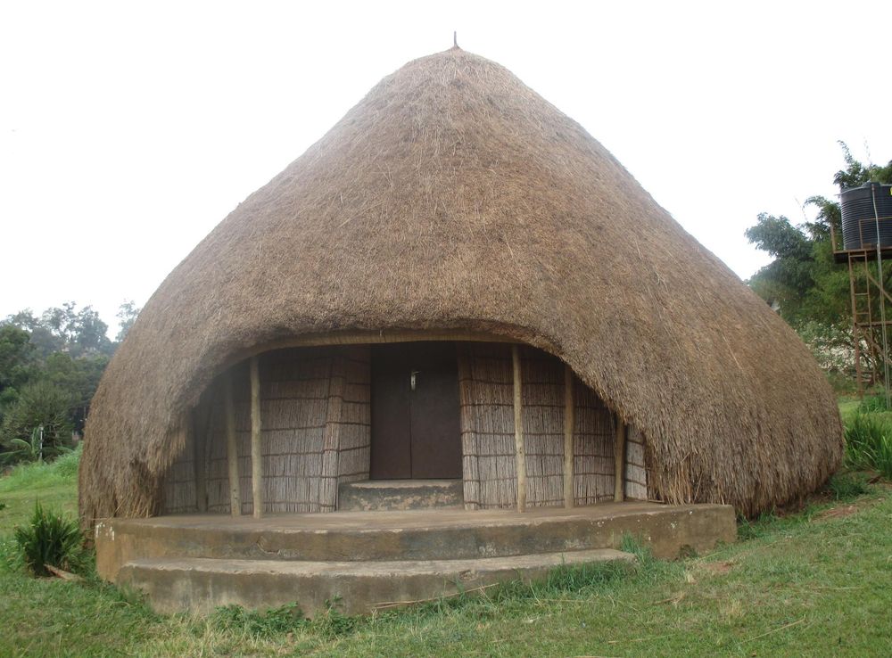 File:Acholi House.JPG - Wikimedia Commons
