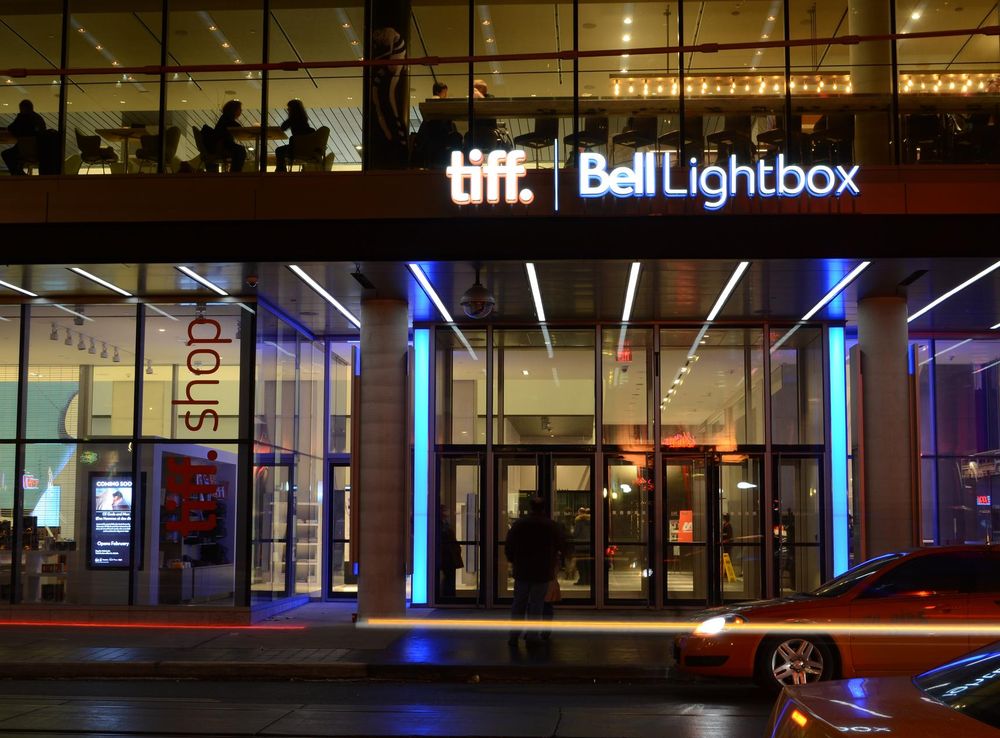 File:TIFFBellLightbox2.JPG - Wikimedia Commons
