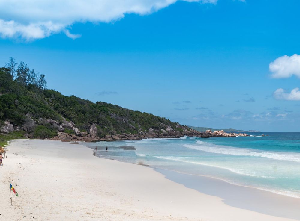 File:Beautiful beach Petite Anse on the island la digue, Seychelles  (25731865508).jpg - Wikimedia Commons
