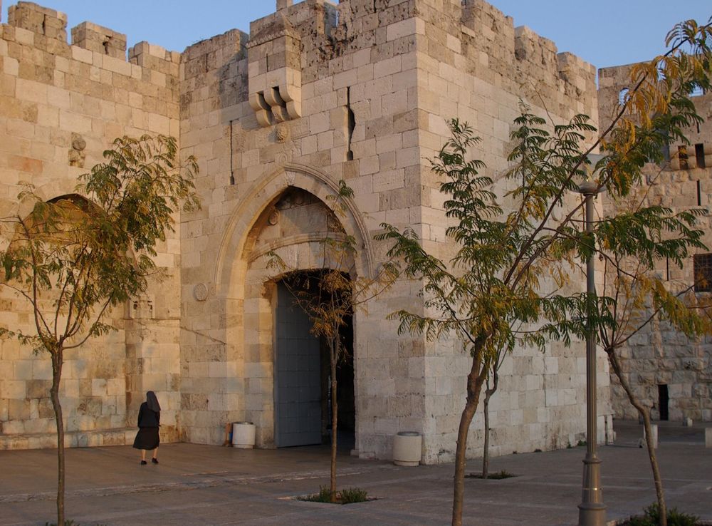 File:Jerusalem Jaffa Gate BW 1.JPG - Wikimedia Commons