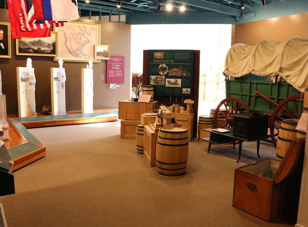 File:National Historic Oregon Trail Interpretive Center (NHOTIC)  (25188786710).jpg - Wikimedia Commons