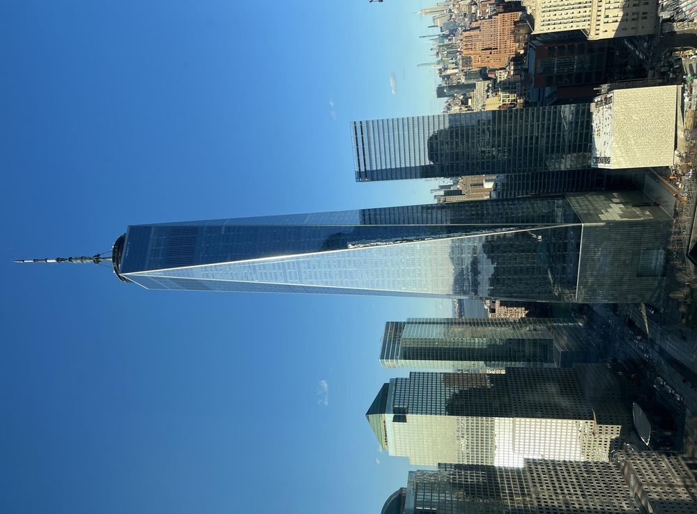 File:One World Trade Center Building.jpg - Wikimedia Commons