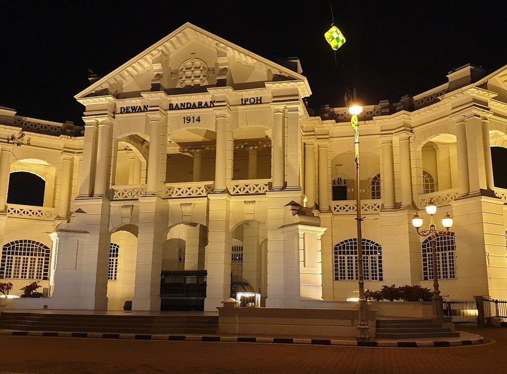 File:Old Ipoh Town Hall.jpg - Wikimedia Commons
