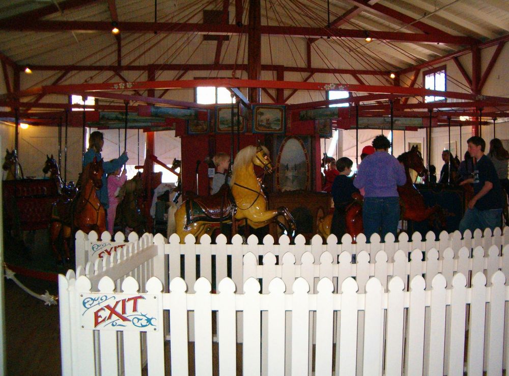 File:Flying horses carousel.JPG - Wikimedia Commons