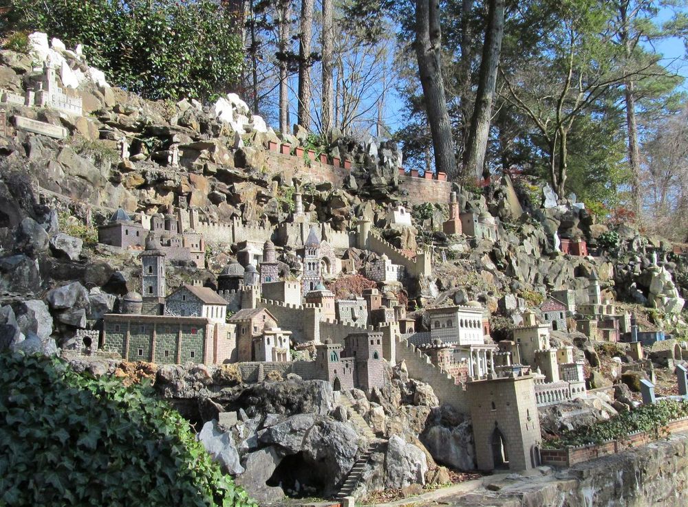 File:The Ave Maria Grotto, St. Bernard Abbey 70.JPG - Wikimedia Commons