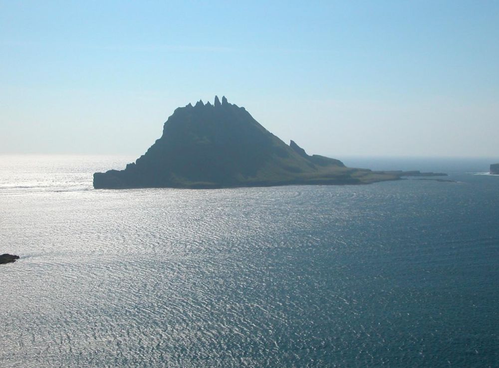 File:Tindholmur, Faroe Islands (3).JPG - Wikimedia Commons