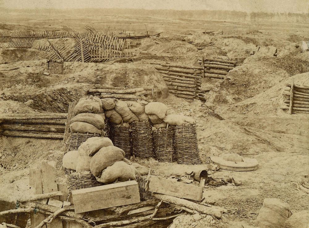File:View of the trenches at Fort Mahone, Petersburg, VA,.jpg - Wikimedia  Commons