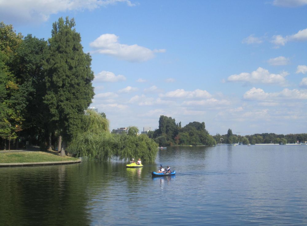 File:Parcul Herastrau park lake Bucharest Bucuresti Romania 2.JPG -  Wikipedia