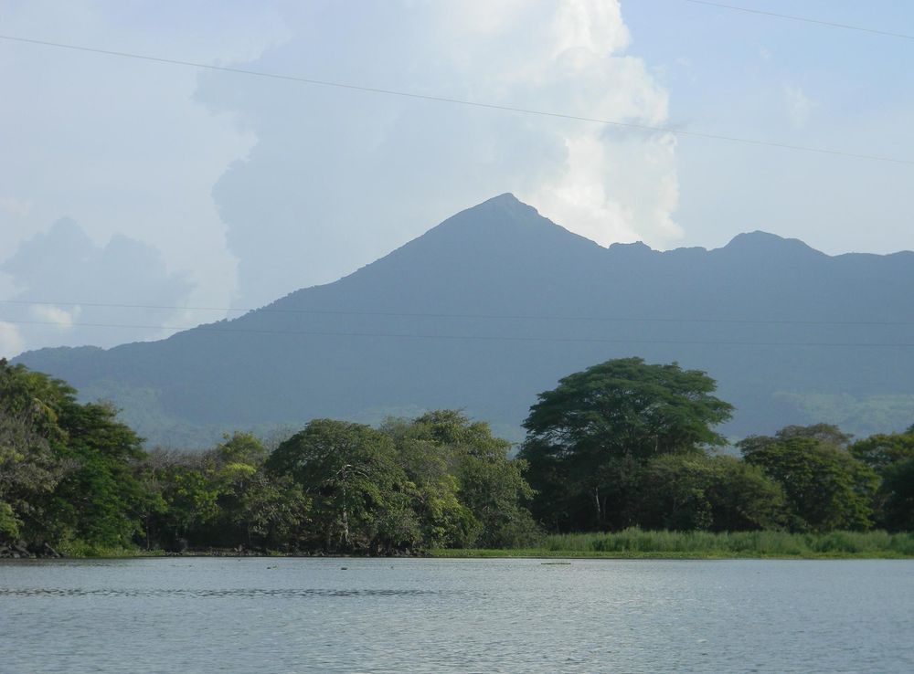 File:Mombacho Volcano - View from Nicaragua Lake.JPG - Wikimedia Commons