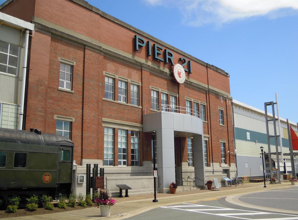 File:Pier 21 2010 1.JPG - Wikipedia