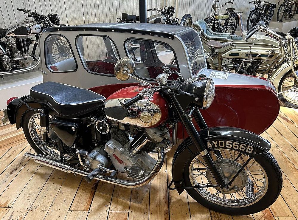 File:Phelon & Moore Panther Model 120 and sidecar at Classic Motorcycle  Mecca, Invercargill.jpg - Wikipedia