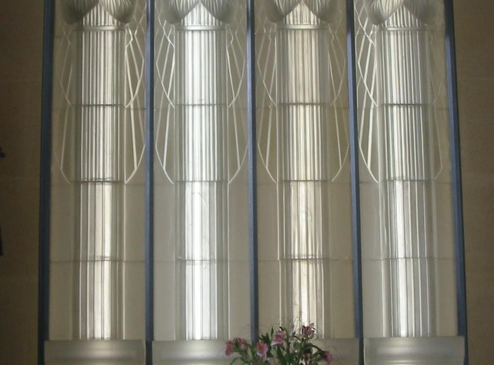File:Lalique glass altarpiece in the Glass Church Jersey.jpg - Wikimedia  Commons