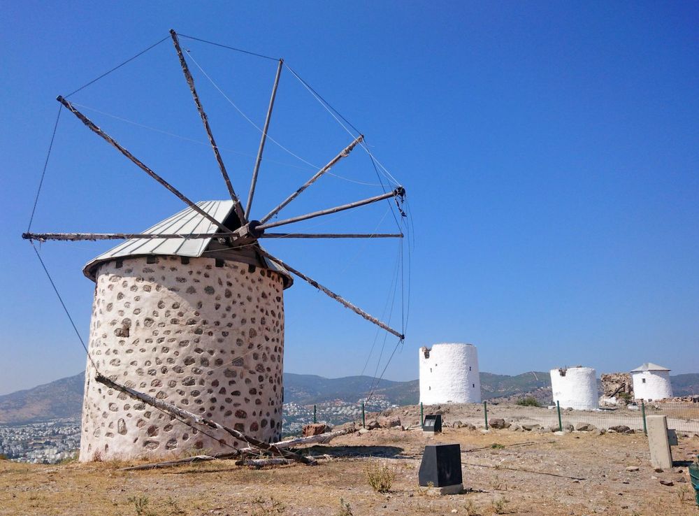 File:Old windmills in Bodrum.jpg - Wikimedia Commons
