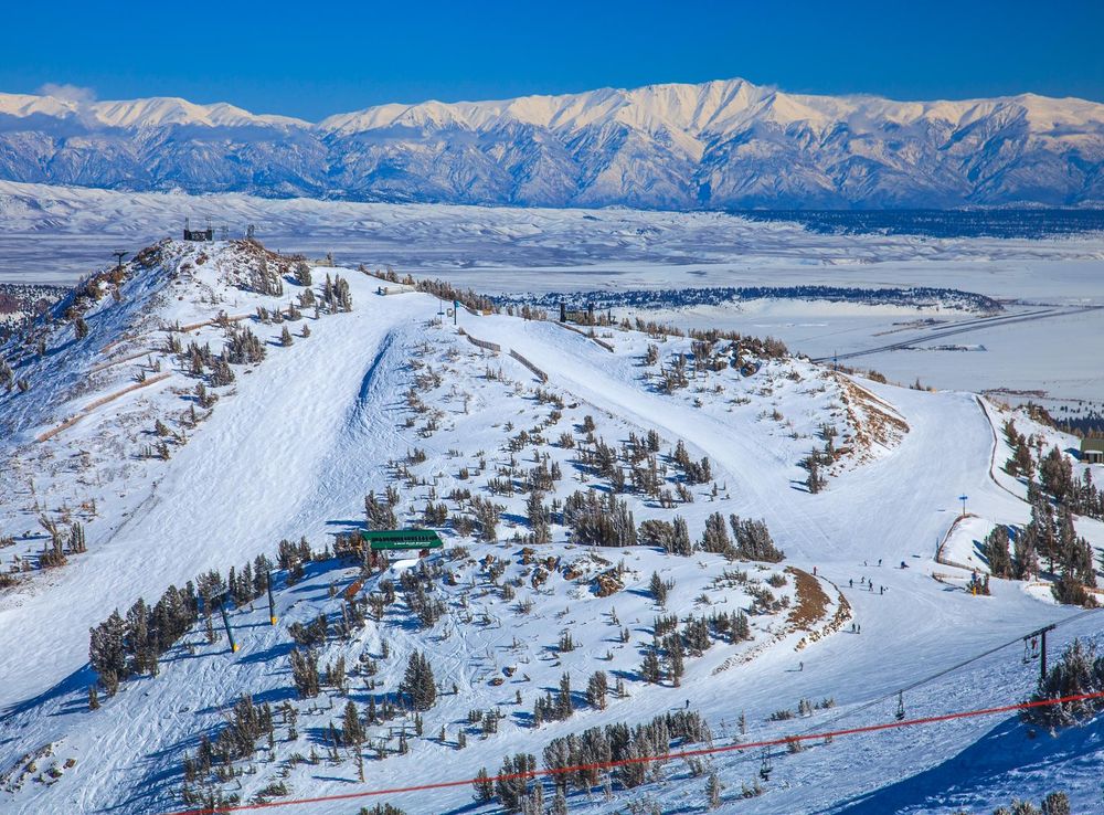 File:Mammoth Mtn ski area (16126219736).jpg - Wikimedia Commons