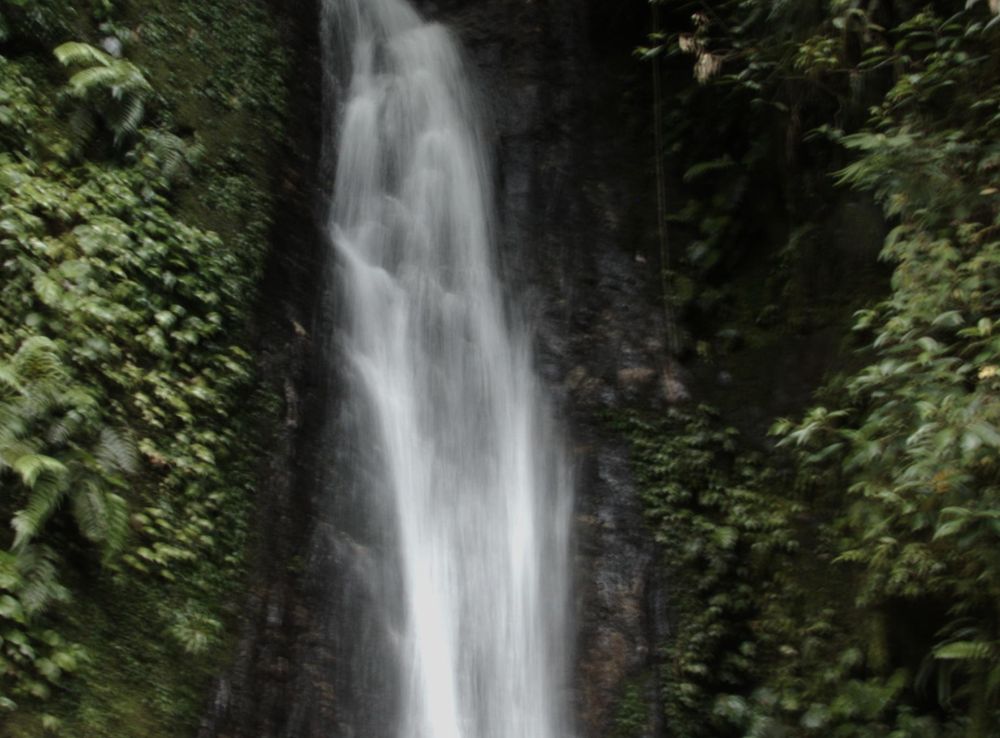 File:Cascadas de Tanetze de Zaragoza.jpg - Wikimedia Commons