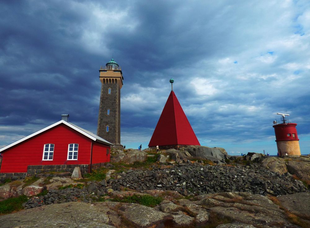 File:Lighthouse of Island of Vinga.jpg - Wikimedia Commons