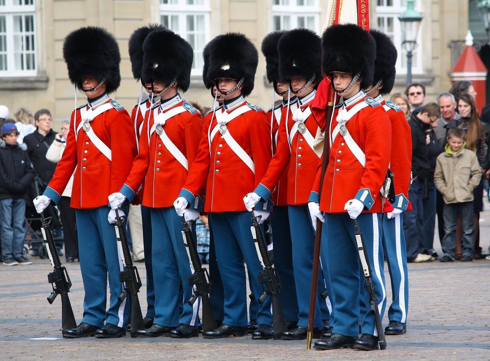 File:Royalguards copenhagen pazdziora.JPG - Wikipedia