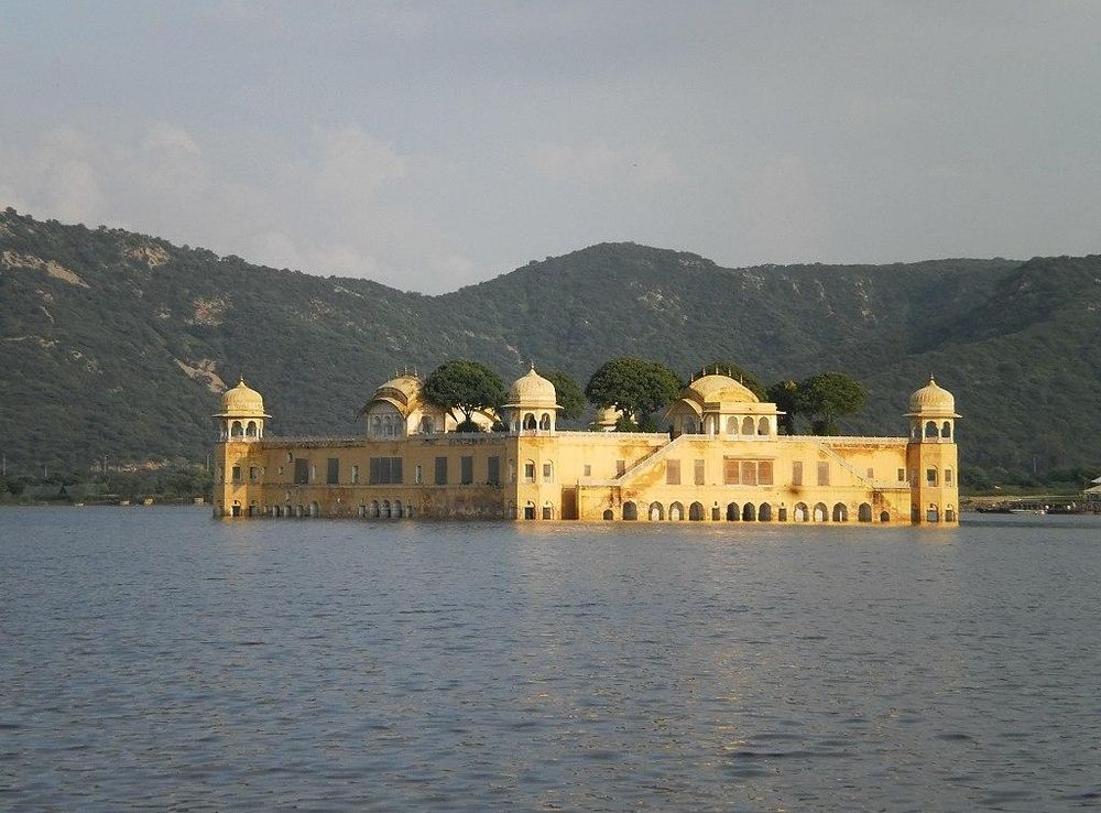 File:Jal Mahal at the sunset.jpg - Wikimedia Commons