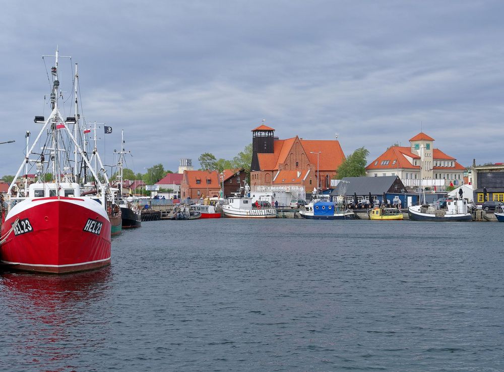 Plik:Port of Hel, Poland, 20220522 1550 6190.jpg – Wikipedia, wolna  encyklopedia