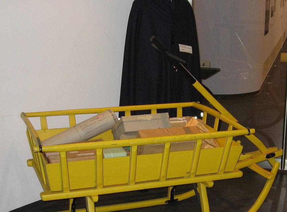 File:Vaduz - muzeum filatelistyczne - sanie pocztowe.jpg - Wikimedia Commons