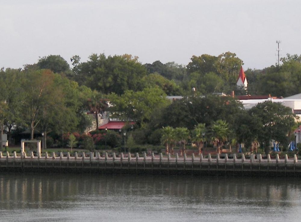 File:Downtown Beaufort.JPG - Wikimedia Commons