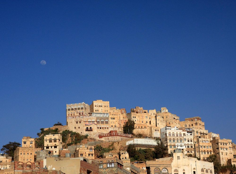 File:Al Mahwit, Haraz Mountains, Yemen (4325414996).jpg - Wikimedia Commons