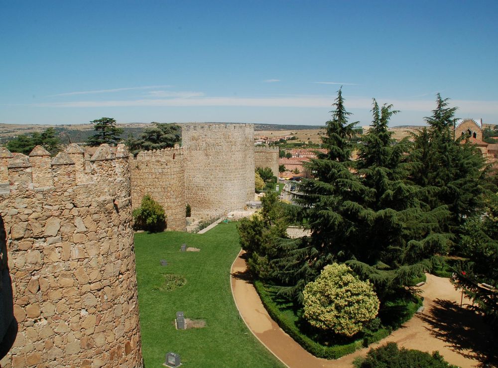 File:Murallas de Ávila-6.JPG - Wikimedia Commons