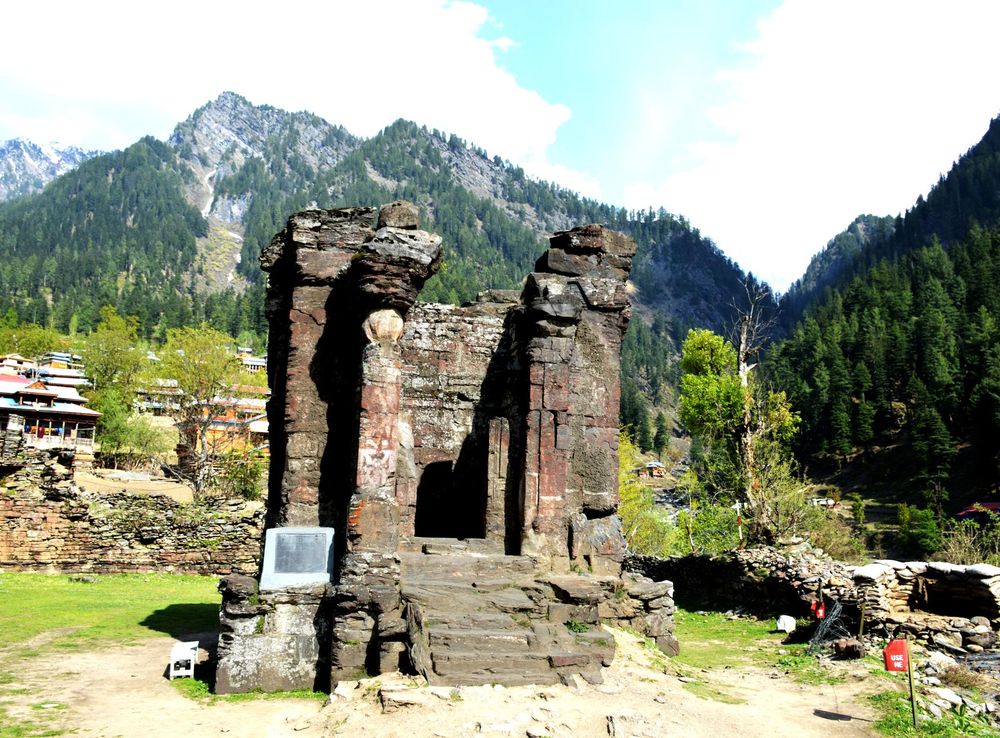 File:Sharda University in Sharda - Neelum Valley AJK Northern Pakistan.jpg  - Wikimedia Commons