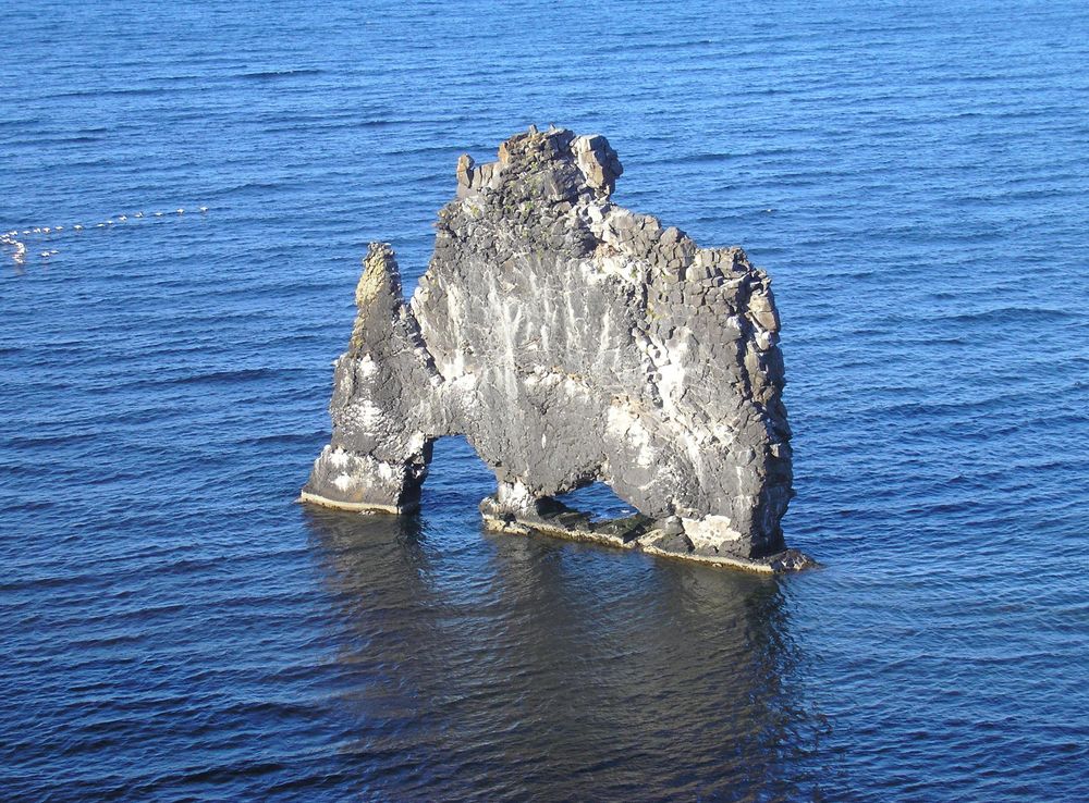 File:Hvítserkur.JPG - Wikipedia