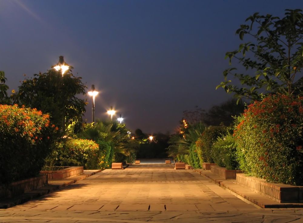 File:Example of night photography at The Garden of Five Senses, New Delhi.JPG  - Wikimedia Commons