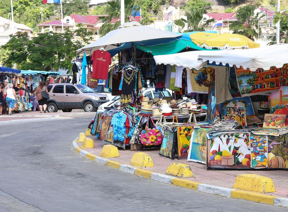 File:Marigot Market (16278947766).jpg - Wikimedia Commons