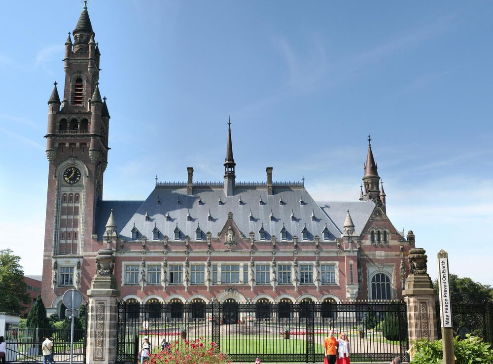 File:Peace Palace The Hague.jpg - Wikipedia