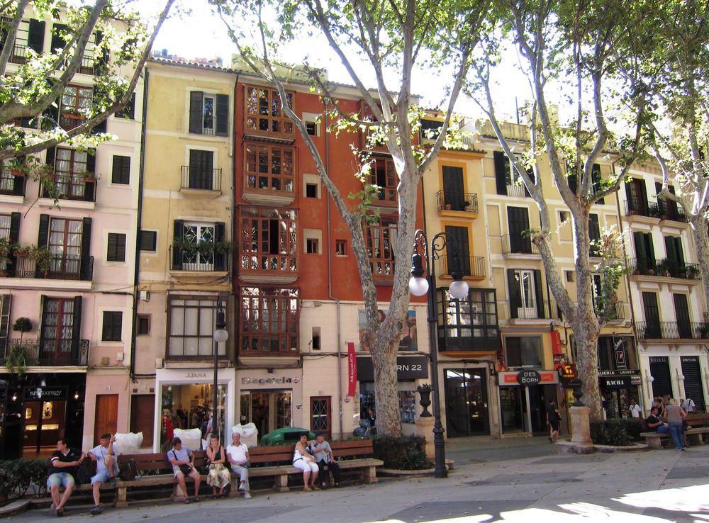 File:Passeig des Born, Palma de Mallorca - panoramio.jpg - Wikimedia Commons