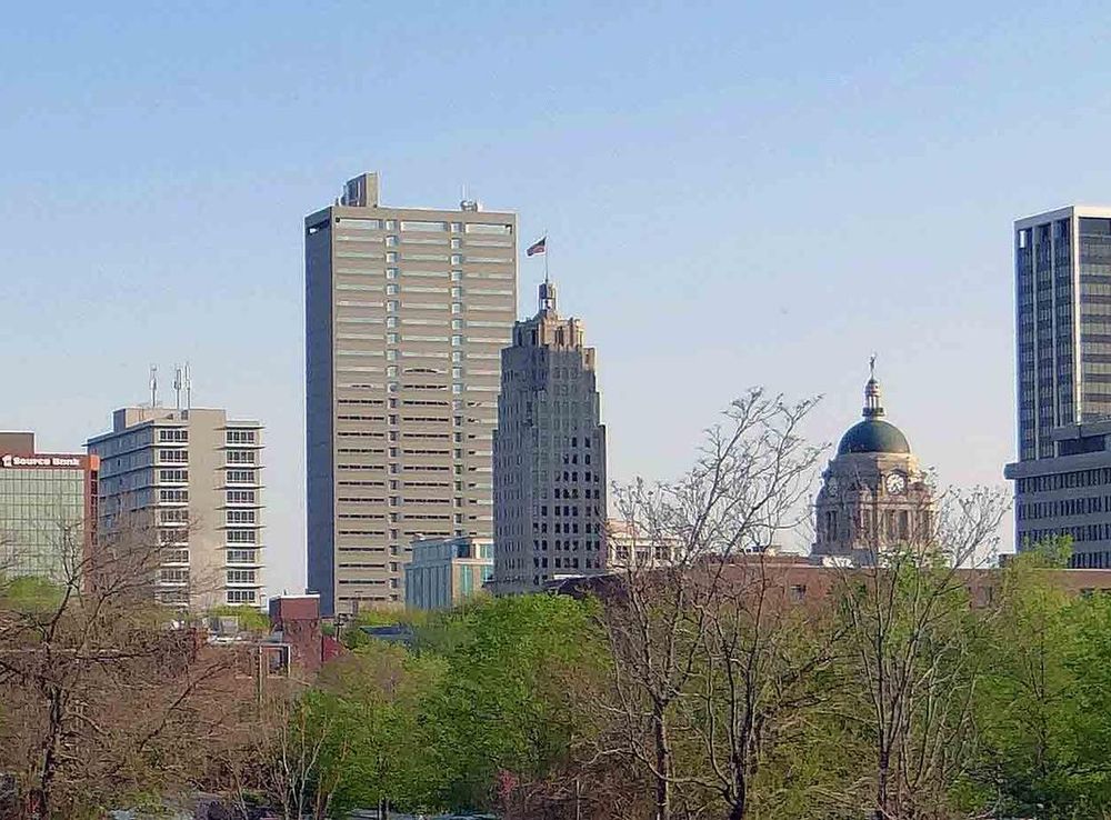 File:Downtown Fort Wayne, Indiana Skyline, May 2014.JPG - Wikimedia Commons