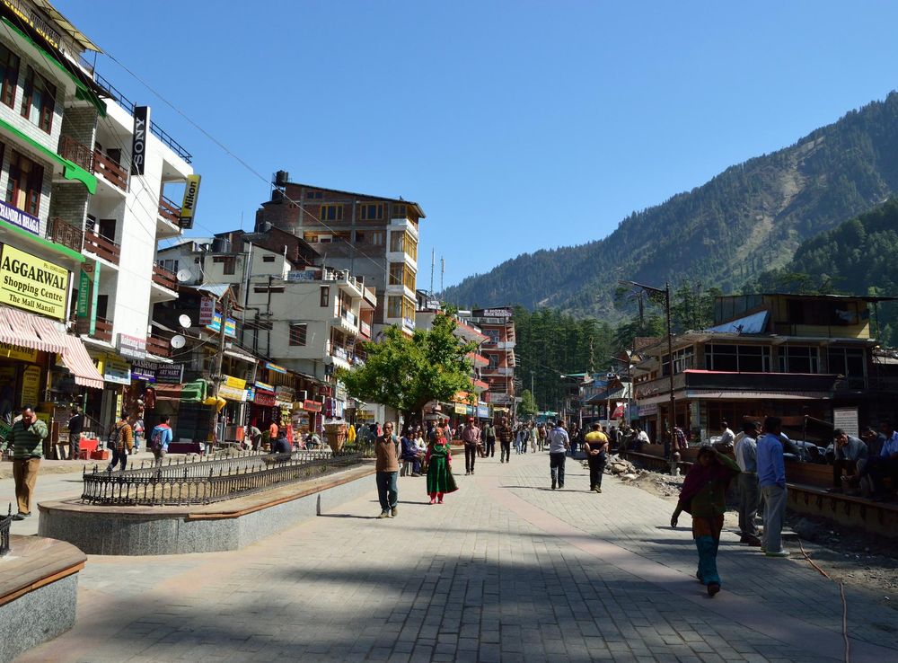 File:Mall Road - Manali 2014-05-10 2226.JPG - Wikimedia Commons
