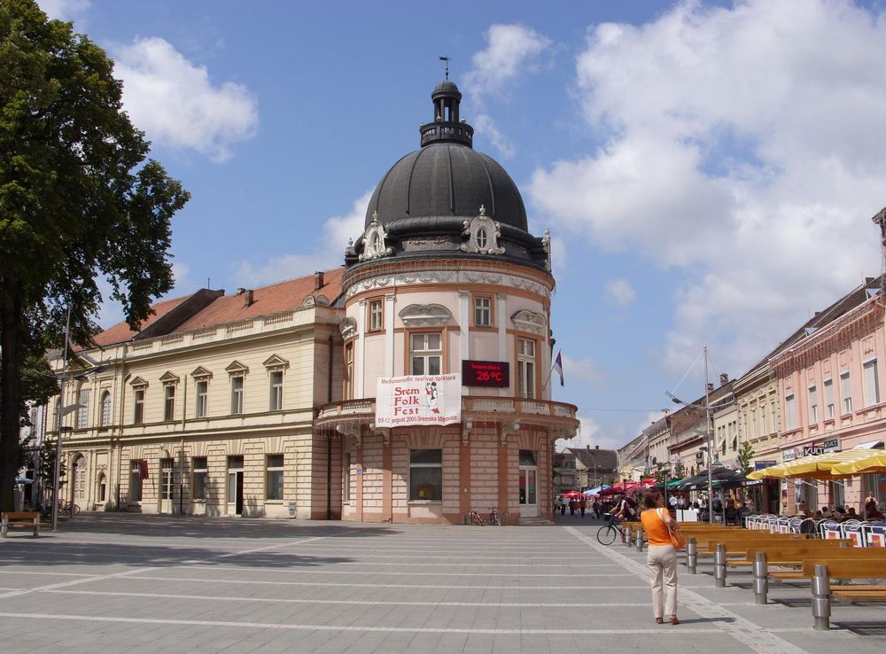 Датотека:Sremska Mitrovica Center 1.JPG — Википедија