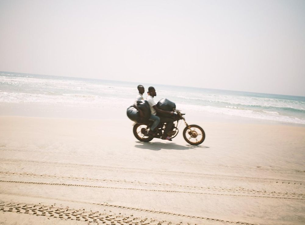 File:Transport of goods on the beach at the border of ghana and the ivory  coast.jpg - Wikimedia Commons