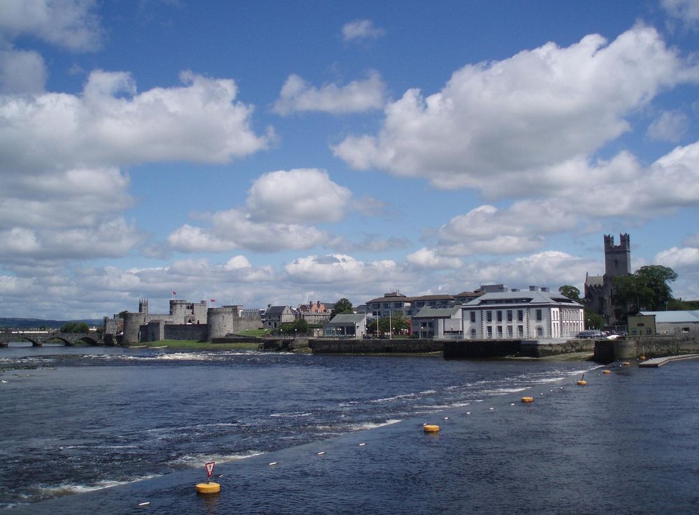 File:Limerick - Shannon River.JPG - Wikimedia Commons