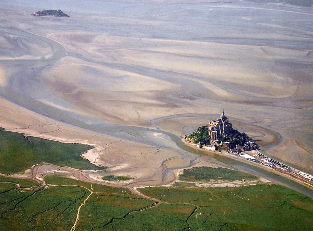 File:Mont st michel aerial.jpg - Wikipedia