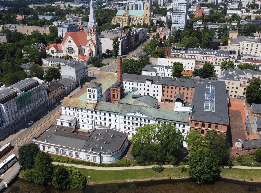 Plik:Lodz Biala Fabryka (1).jpg – Wikipedia, wolna encyklopedia